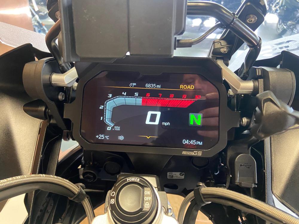 BMW R 1250 GS Photo at-5acc7921a35c4189b352f4dd05157669.jpg