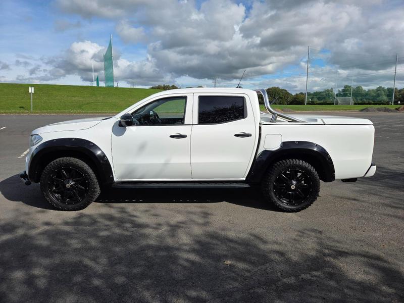 Mercedes-Benz X Class Photo at-5ad072adf0184488be5590387176f6d5.jpg