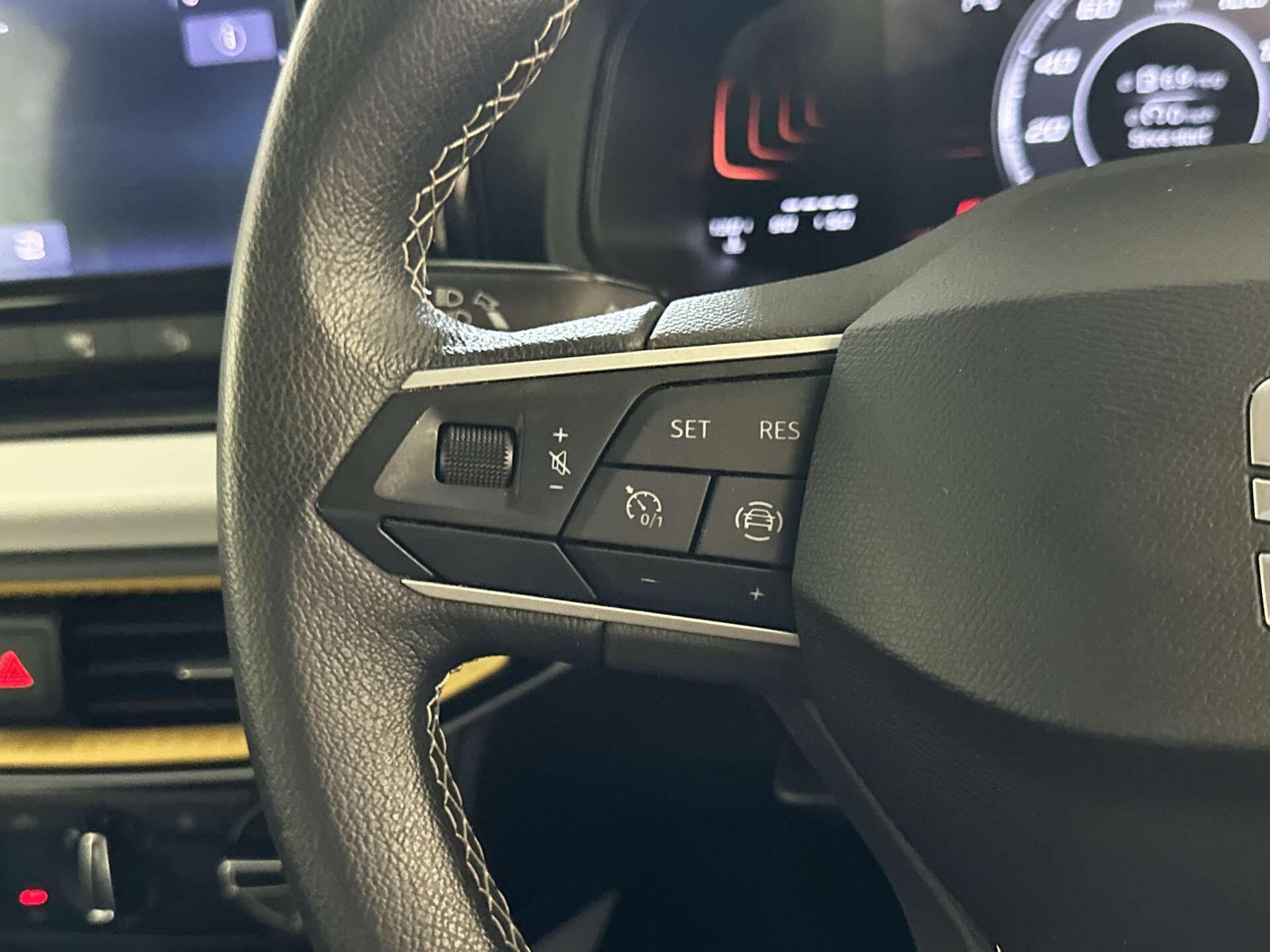 2023 SEAT Arona thumbnail 19
