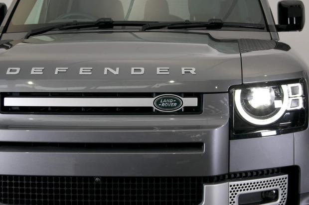 Land Rover DEFENDER Photo at-5ae76802e728424291d427318c8ed134.jpg