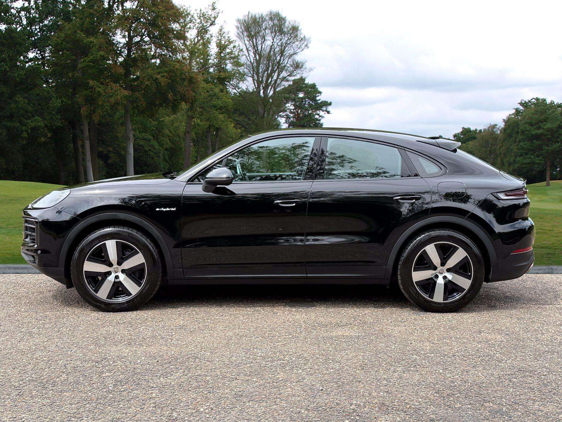 Porsche Cayenne 3.0 V6 E-Hybrid 25.9kWh TiptronicS 4WD Euro 6 (s/s) 5dr — photo 2