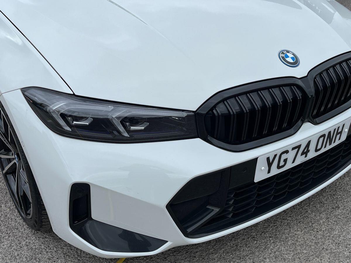 BMW 3 Series Photo 21