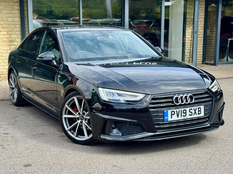 Used Audi A4 PV19SXB 1