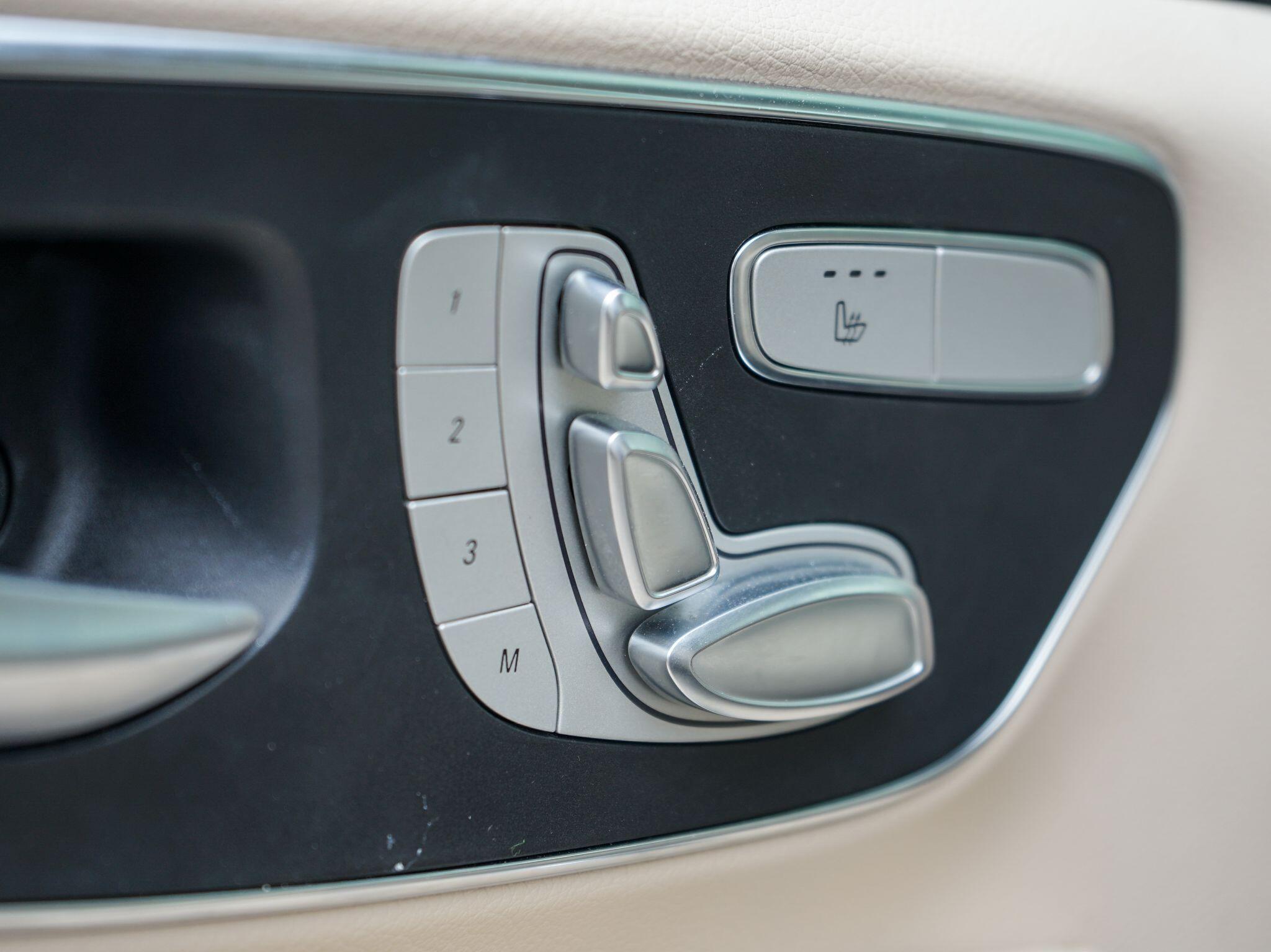Mercedes-Benz V Class 2.0 V300d AMG Line G-Tronic+ Euro 6 (s/s) 5dr XLWB — photo 19