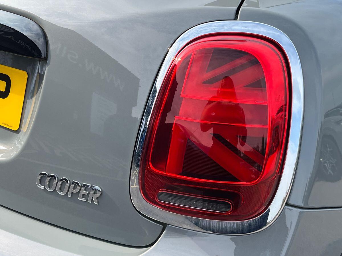 MINI Hatch Photo 22