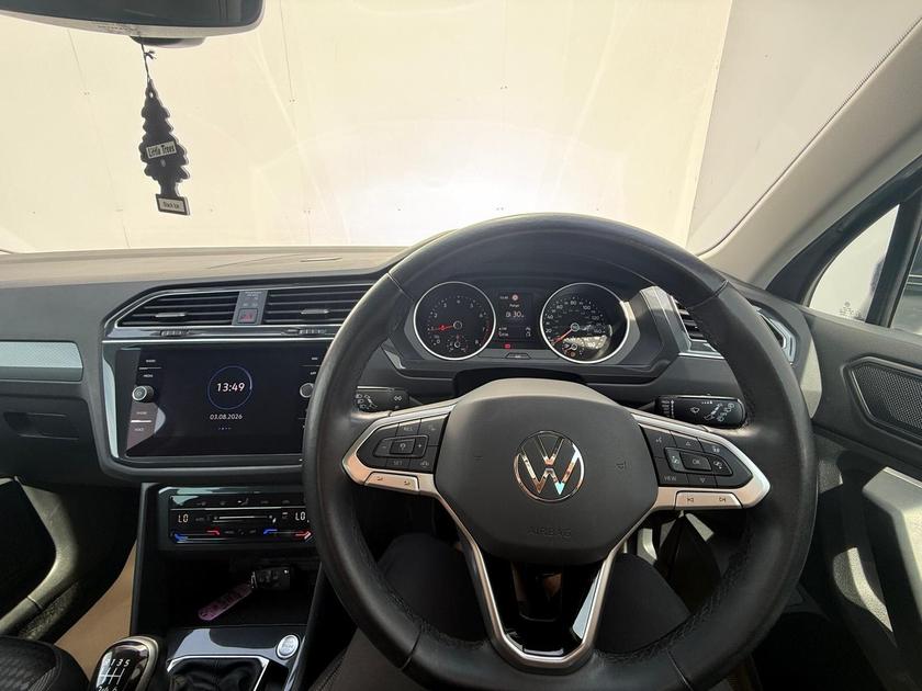 Volkswagen Tiguan Photo at-5ba7a35387bc4ca9b6d24cf452728e6d.jpg