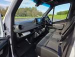 Mercedes-Benz Sprinter Photo 13