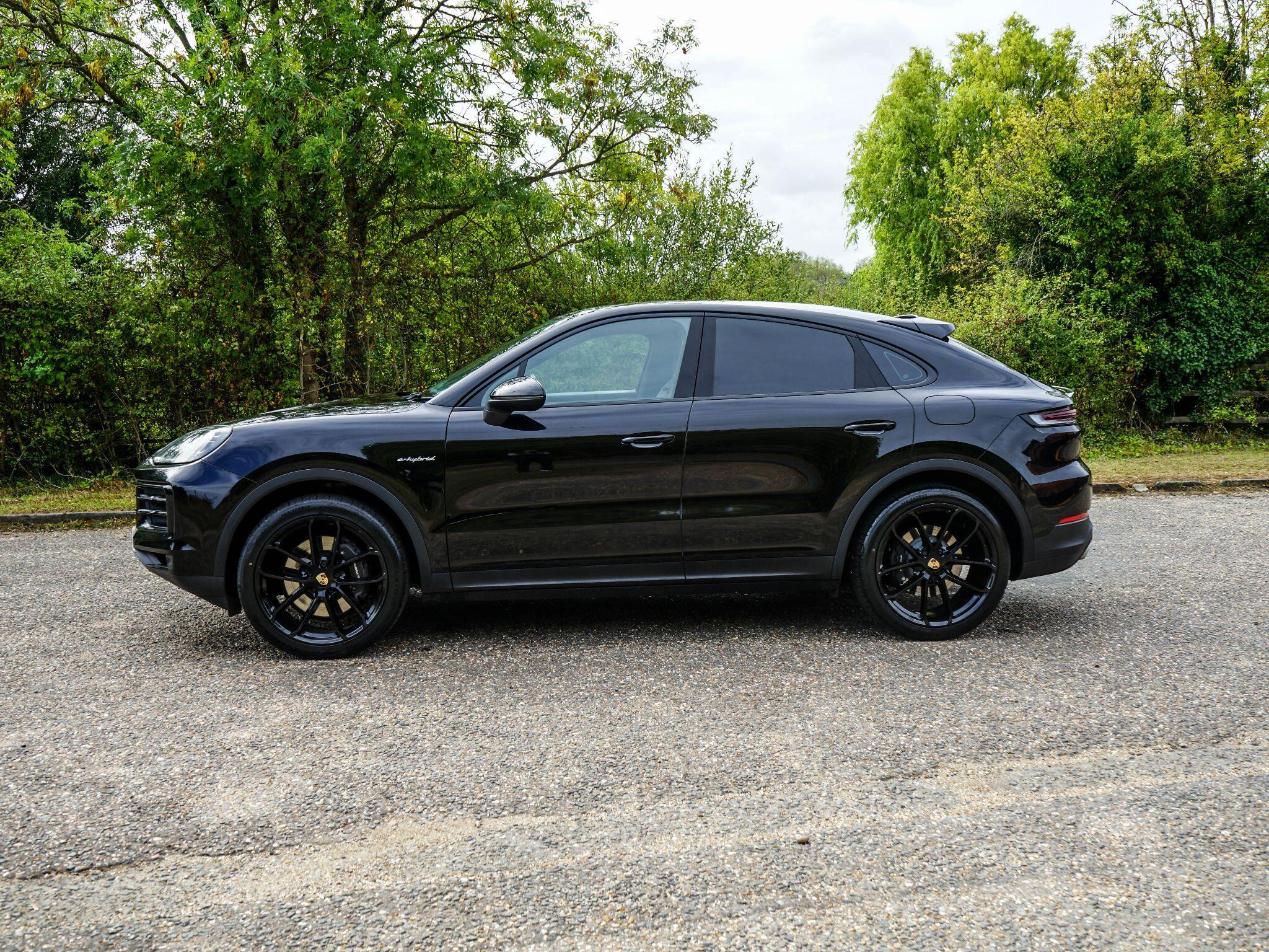 Porsche Cayenne 3.0 V6 E-Hybrid 25.9kWh TiptronicS 4WD Euro 6 (s/s) 5dr — photo 2