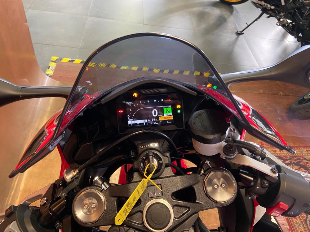Honda CBR1000RR Fireblade Photo at-5bdc549549dc49379dad6da8c517a99f.jpg