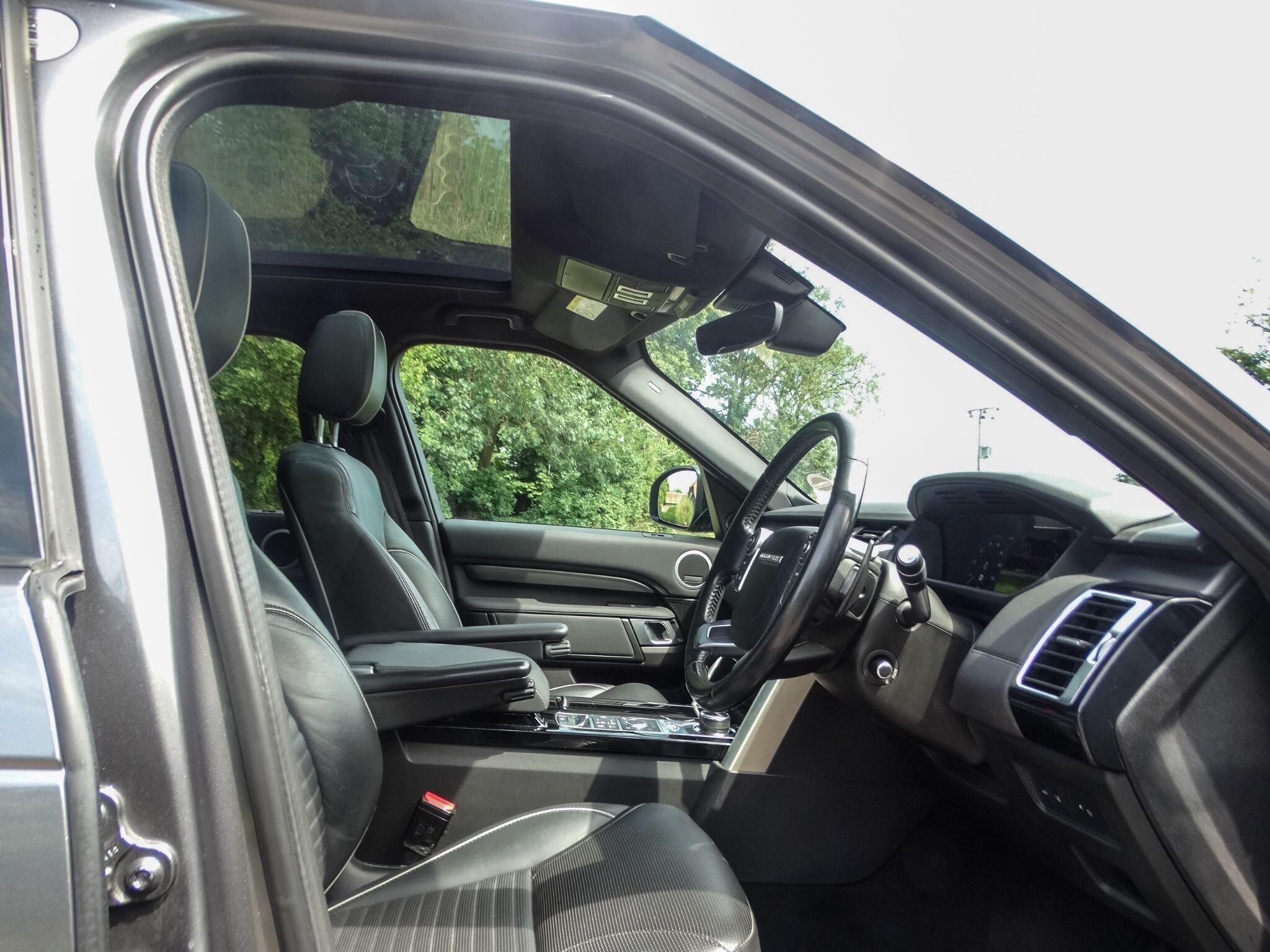 Land Rover Discovery 3.0 TD V6 HSE SUV 5dr Diesel Auto 4WD Euro 6 (s/s) (258 ps) — photo 21
