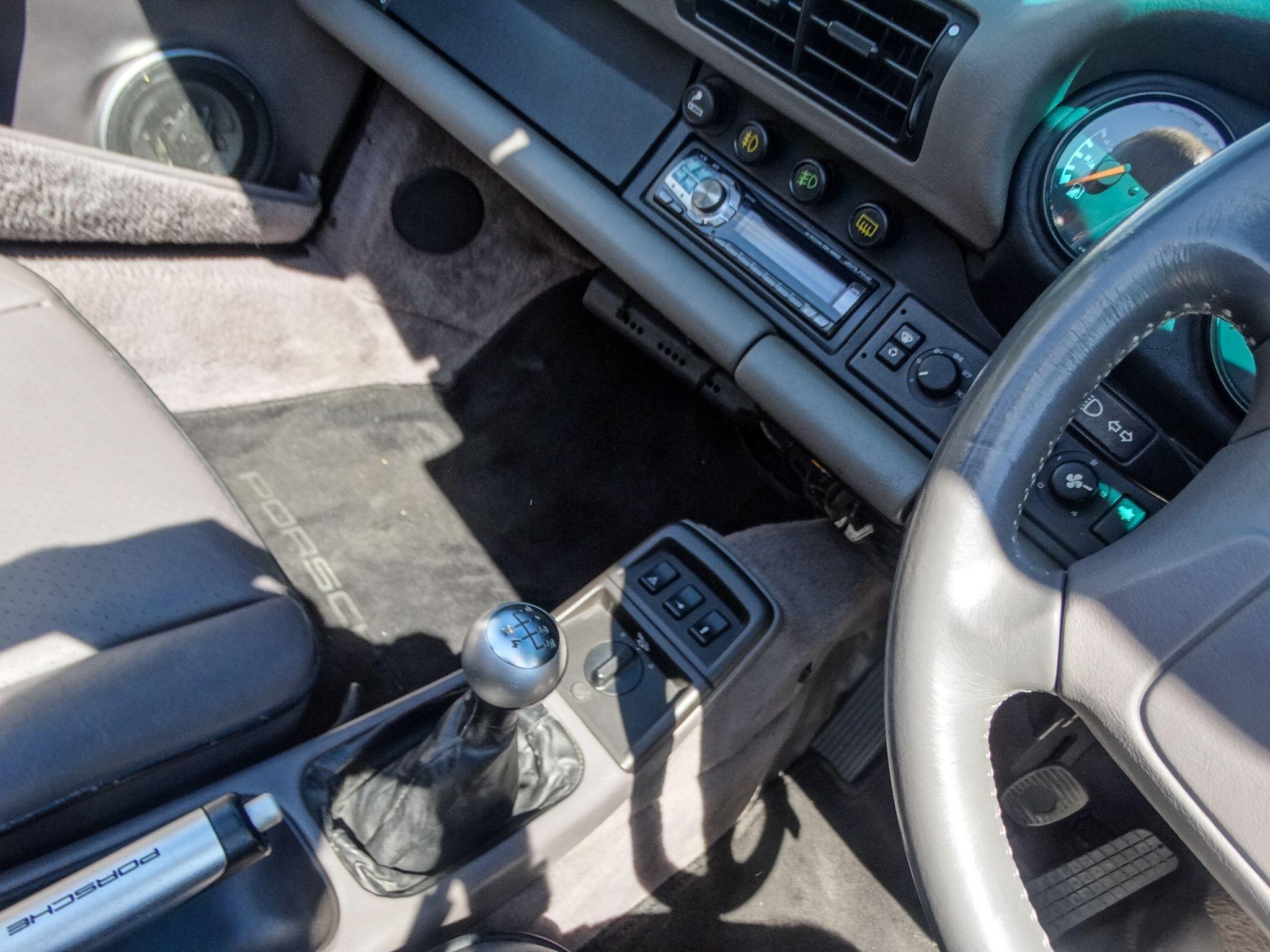 Porsche 964 C2  — photo 6