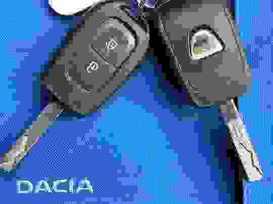 Dacia Duster Photo at-5c2d8c8a03a048c9b2fea39c555f3acb.jpg
