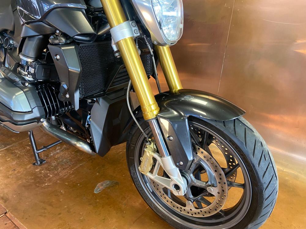 BMW R 1200 R Photo at-5c2e75a9faf74608808b14ab59fe10d7.jpg