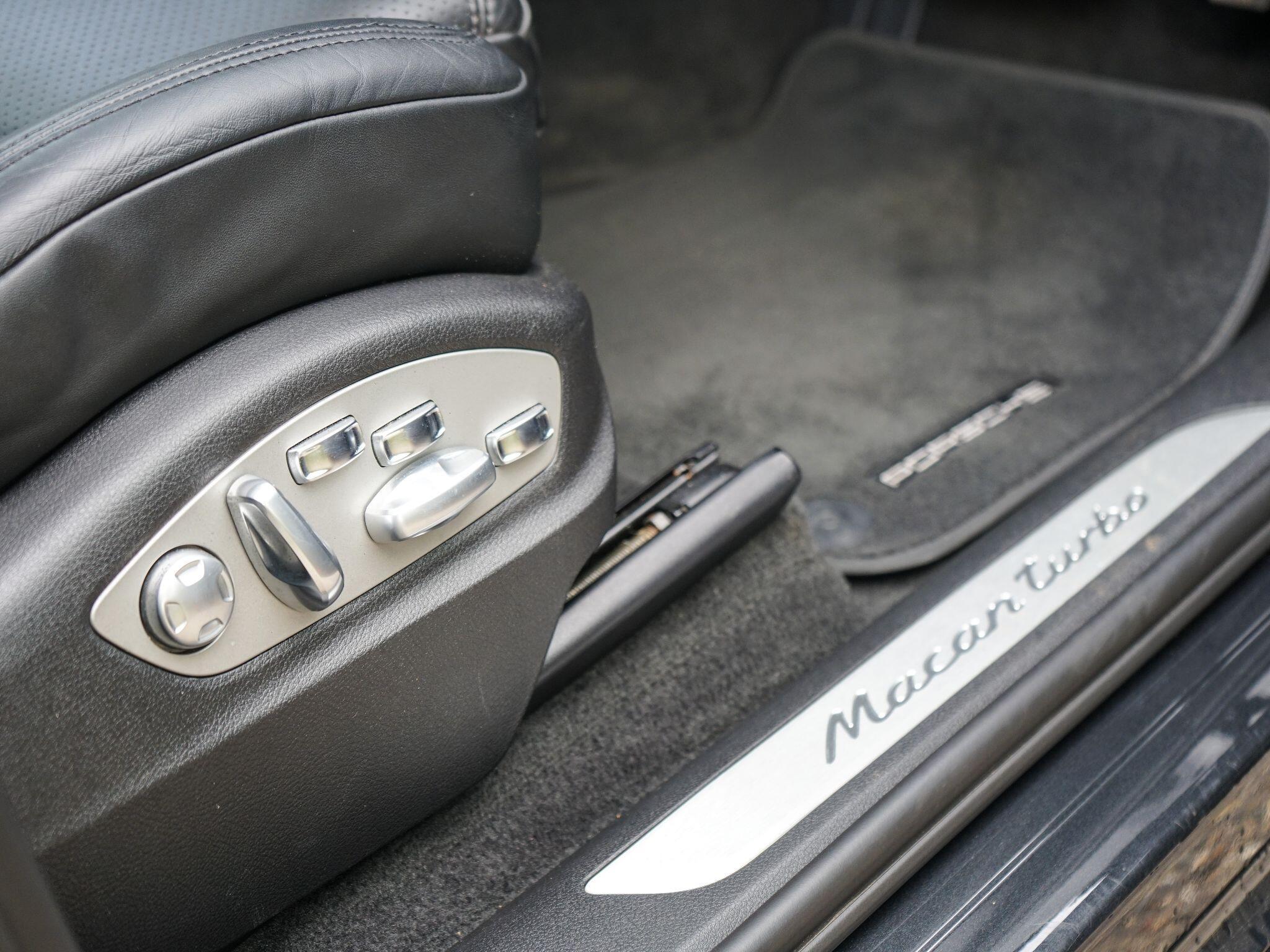 Porsche Macan 3.6T V6 Turbo Performance PDK 4WD Euro 6 (s/s) 5dr — photo 9