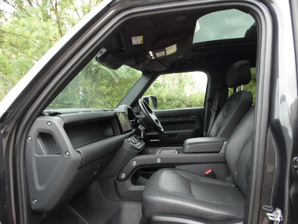 Used Land Rover Defender 110 AD22HPU 3