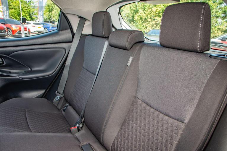 Used Toyota Yaris CP72VKN 7
