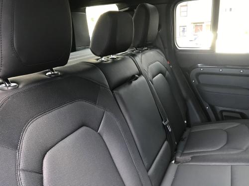 Land Rover Defender 110 Photo at-5cf610f8427c4620a2b8c862367d8f3a.jpg