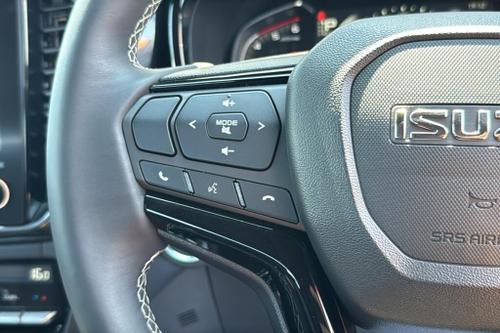 Isuzu D-MAX Photo at-5d24a217098f466c89109ce888a2ff71.jpg