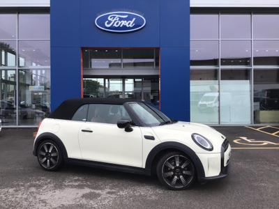 Used 2022 MINI Convertible 1.5 Cooper Exclusive Steptronic Euro 6 (s/s) 2dr at Islington Motor Group