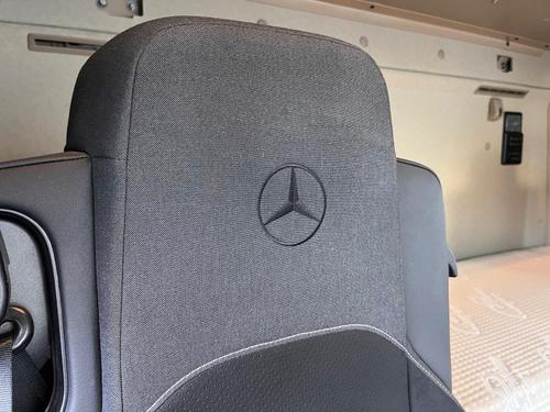 Mercedes-Benz Actros L Photo at-5d477e1ed0e9405496f8df8c5a7b9f7c.jpg