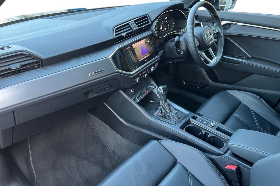 Audi Q3 Photo at-5d632242b9b1464c8ff2e8729c17028c.jpg