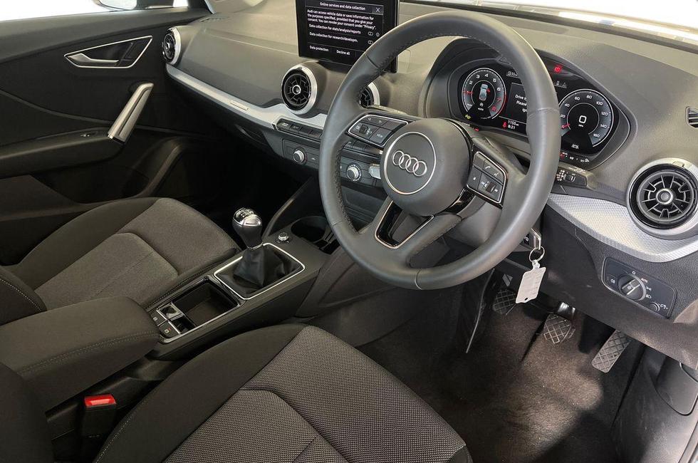 Audi Q2 Photo at-5d6ef3584ba44d5a92fc98565523d7c9.jpg