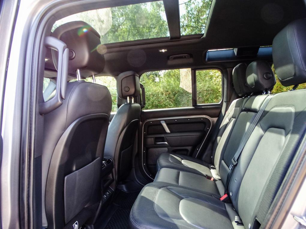 Used Land Rover Defender 110 SN22VLJ 13
