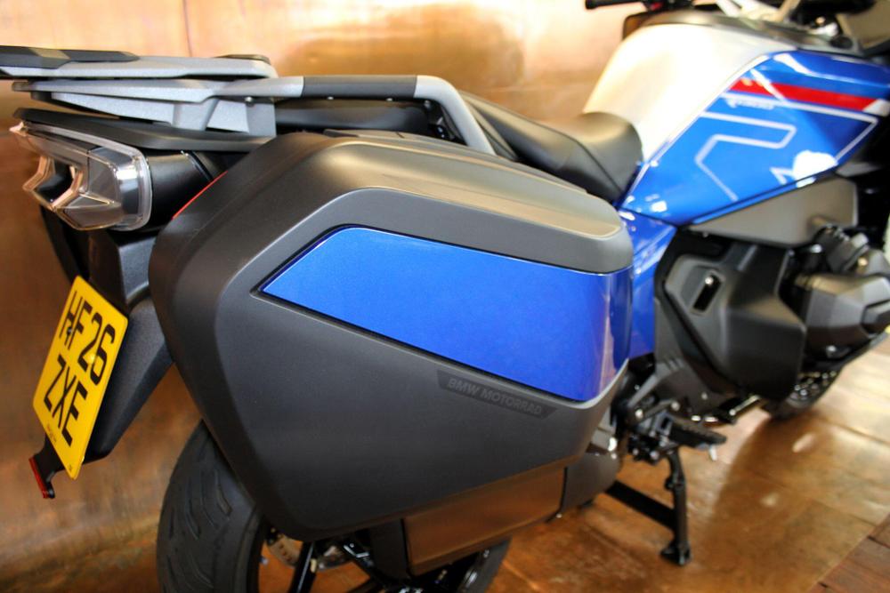 BMW R 1300 RT Photo at-5d9e389d18c9433b9548ca2644715cb7.jpg