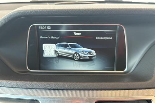 Mercedes-Benz E-CLASS Photo at-5daea41f3c7e466bae8cec1e75b1fc11.jpg