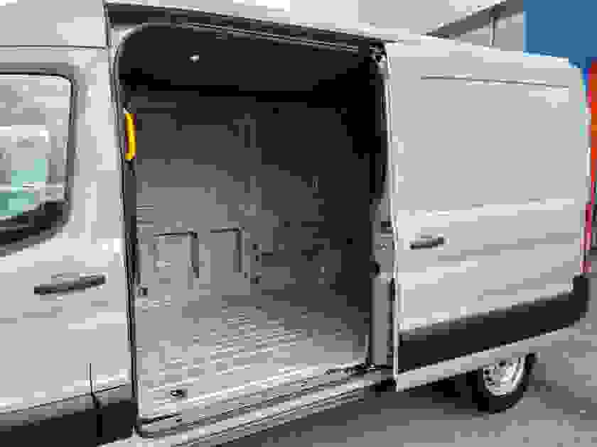 Ford Transit Photo at-5daf39a1909547d385135dee2a1ee382.jpg