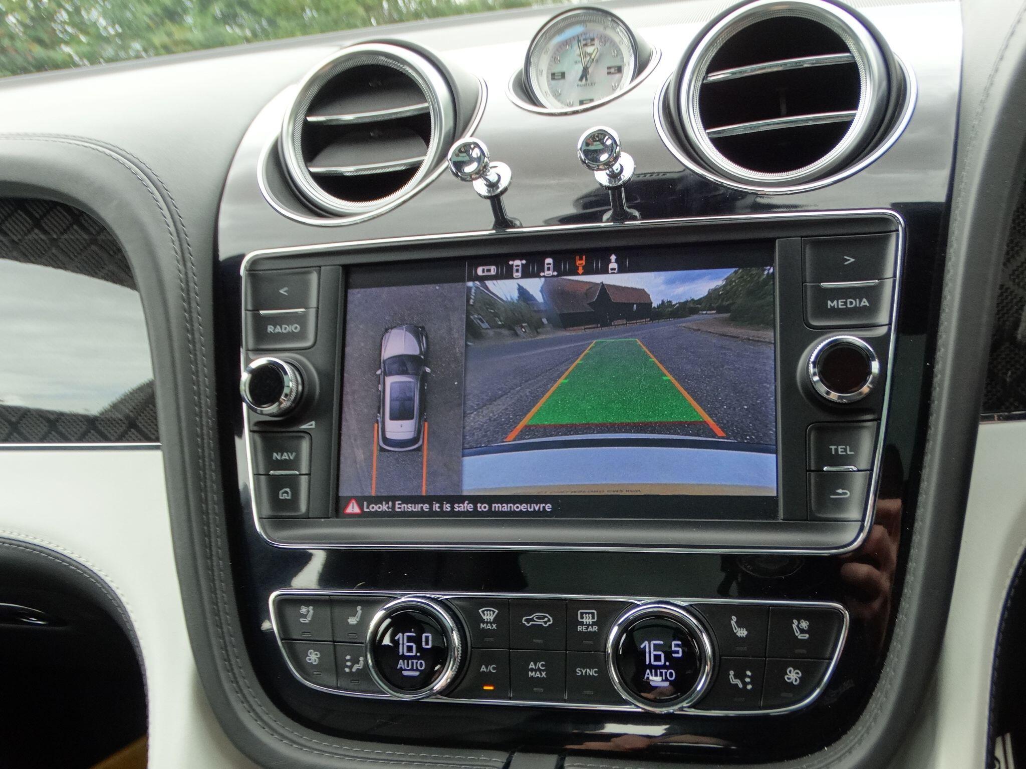 Bentley Bentayga 4.0 V8 Auto 4WD Euro 6 (s/s) 5dr — photo 36