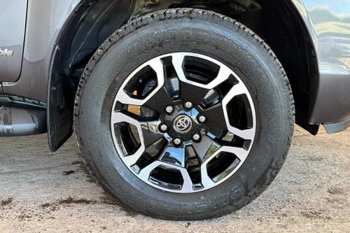 Toyota HILUX Photo at-5df474b6ee0843be9d402e22a13f8329.jpg