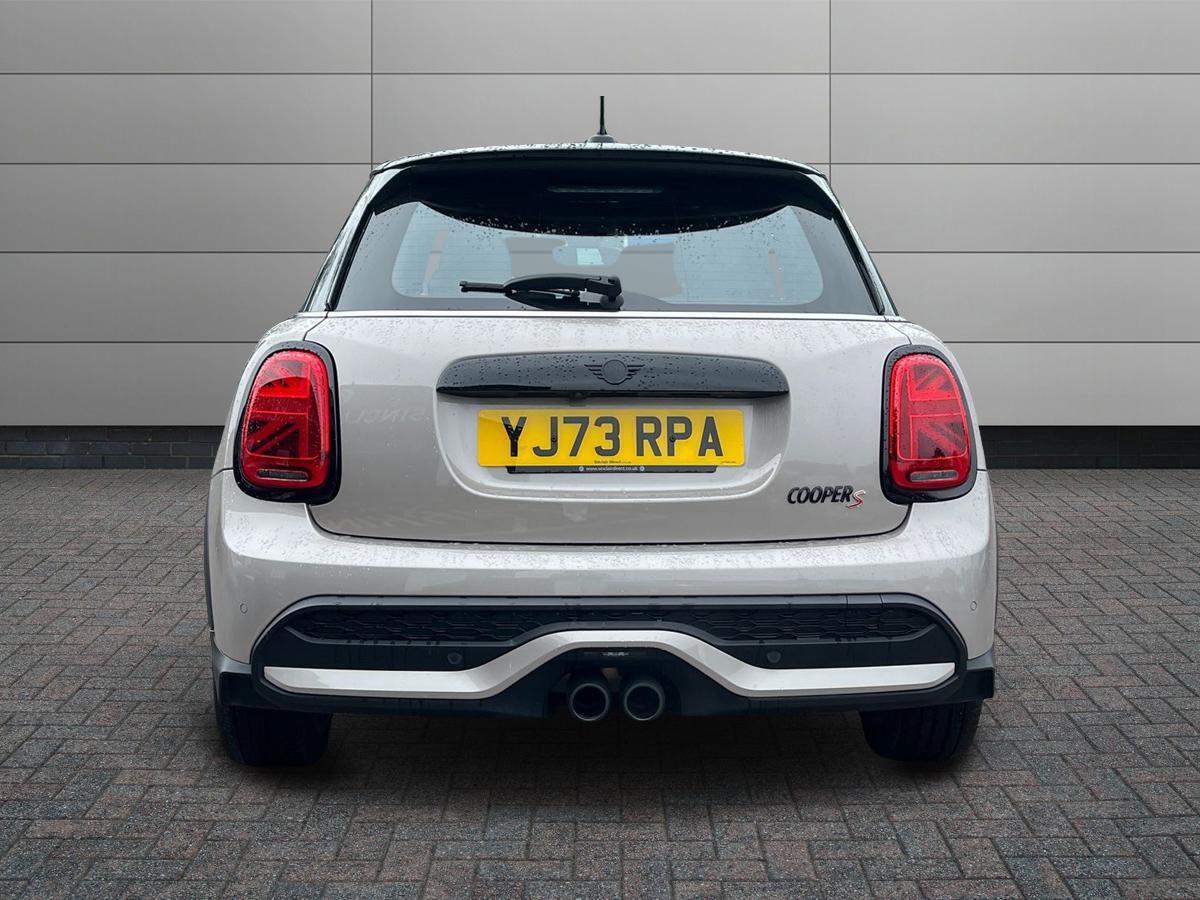 MINI Hatch Photo 6