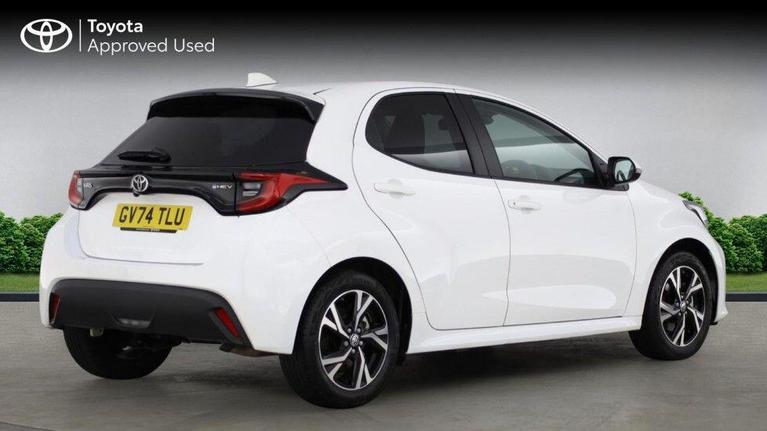 Used Toyota Yaris GV74TLU 2