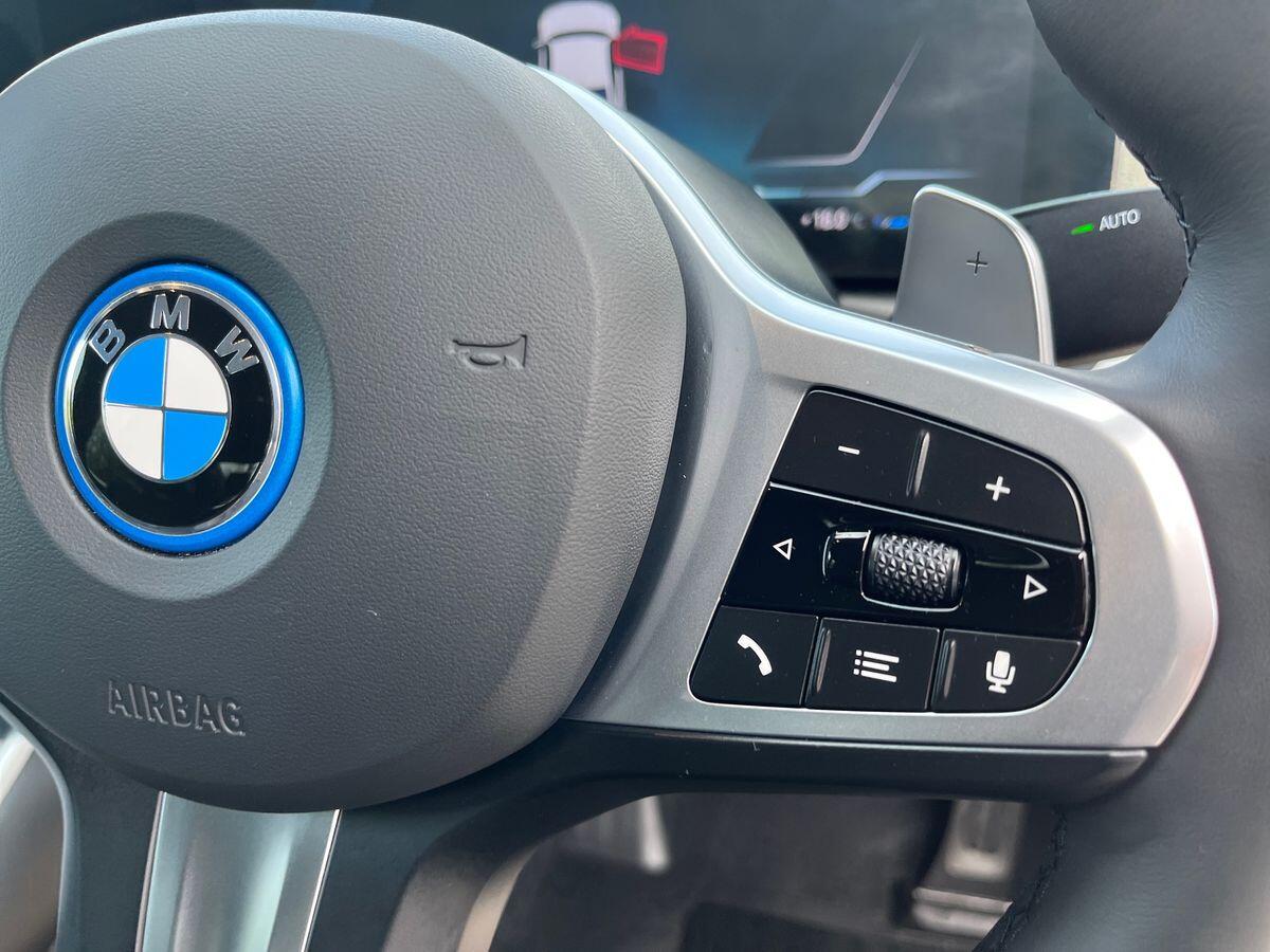 BMW 3 Series Photo 16