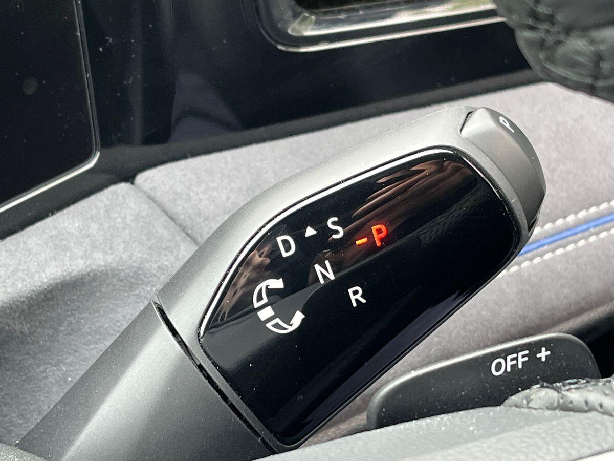 Volkswagen Tiguan Photo at-5e5fefdaf24749dda4ab524e5f8a5f79.jpg