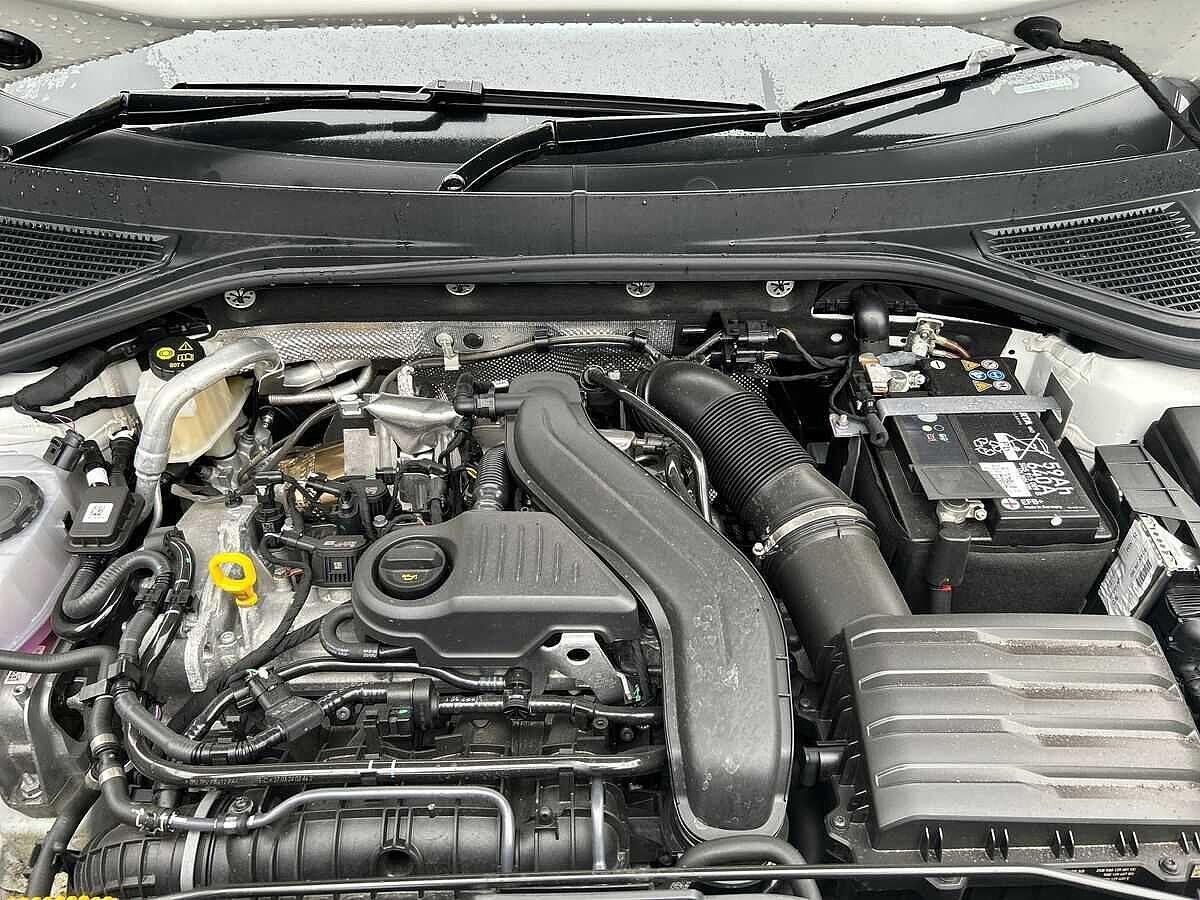 Volkswagen T-Roc Photo at-5e60499cc3fc4a9c8219dd94935288cd.jpg