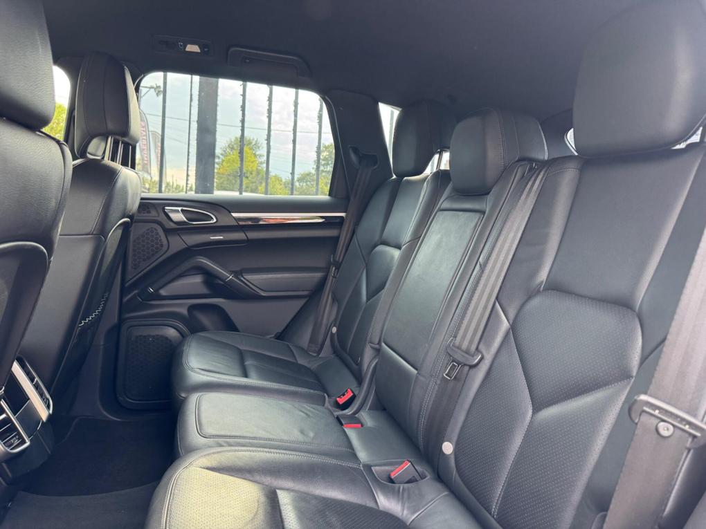 Used Porsche Cayenne LH62AAE 9