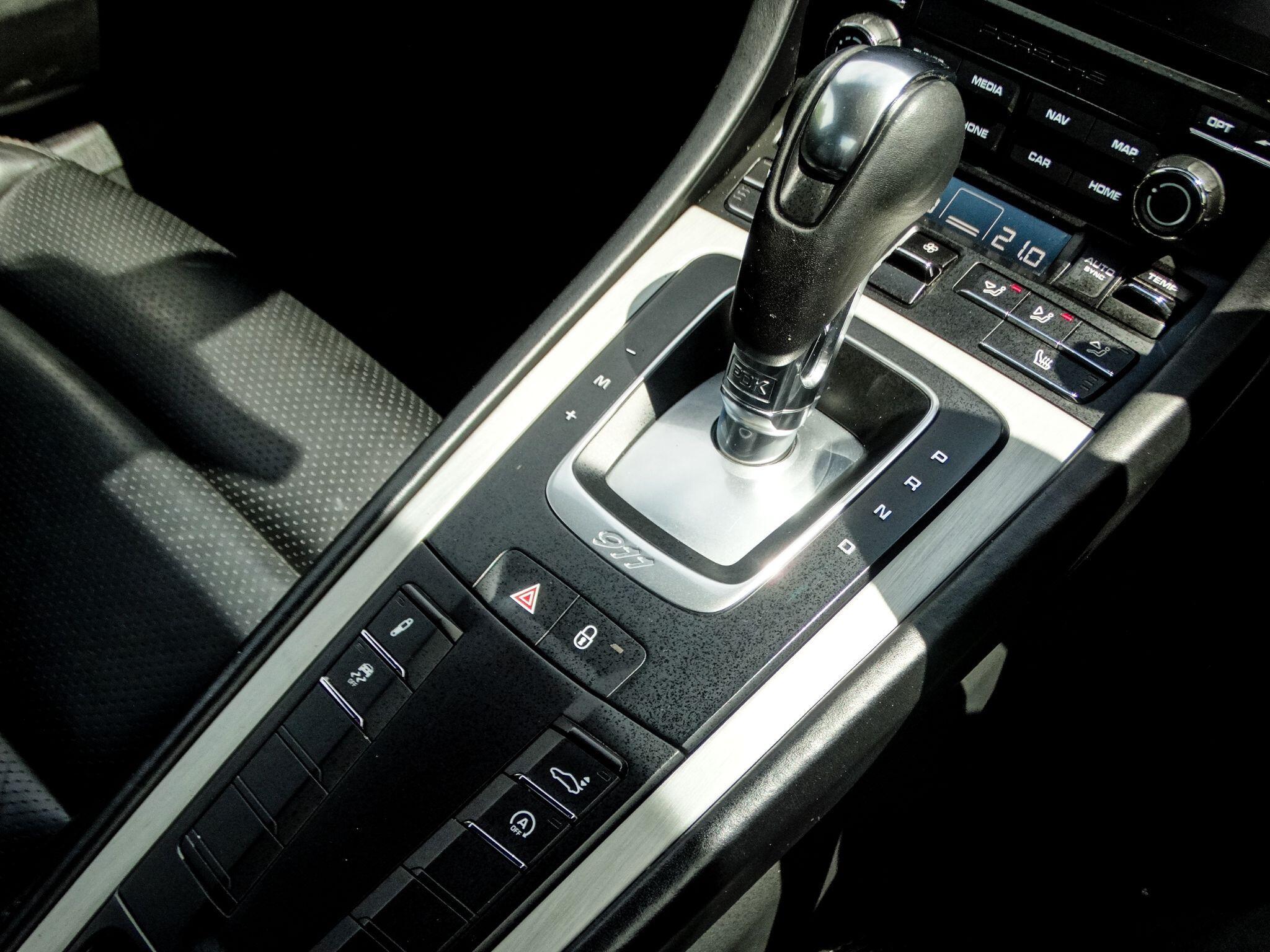 Porsche 911 — photo 31