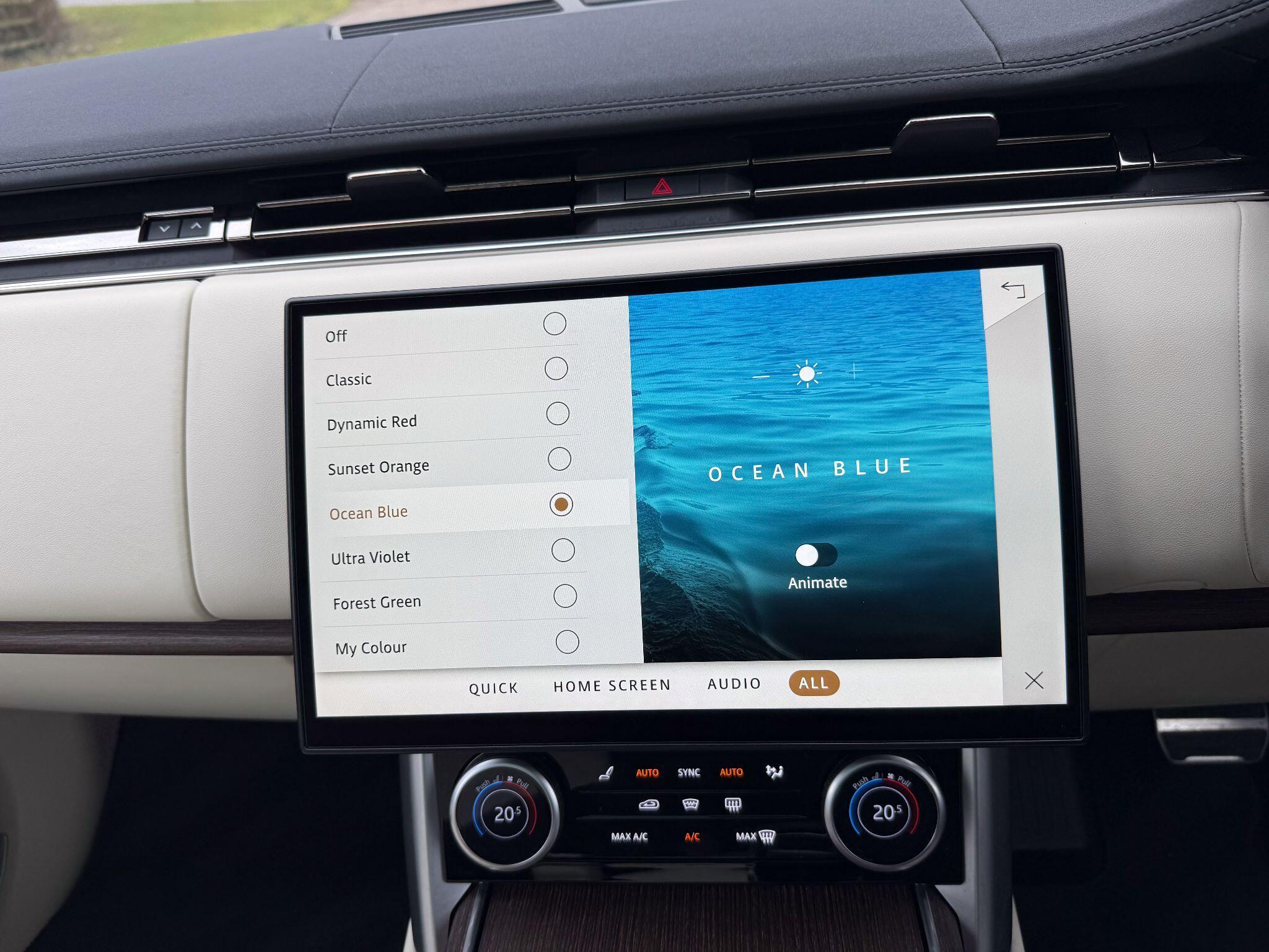 Land Rover Range Rover 3.0 P440e 38.2kWh SE SUV 5dr Petrol Plug-in Hybrid Auto 4WD Euro 6 (s/s) (440 ps) — photo 33