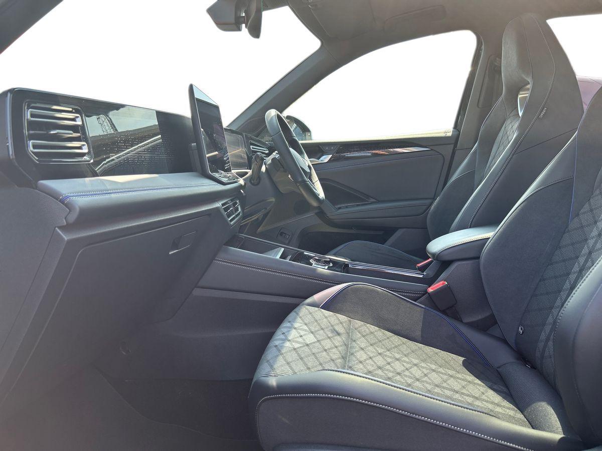 Volkswagen Tiguan Photo at-5ea6732ea50d401cb3d29a8db7ea67f6.jpg