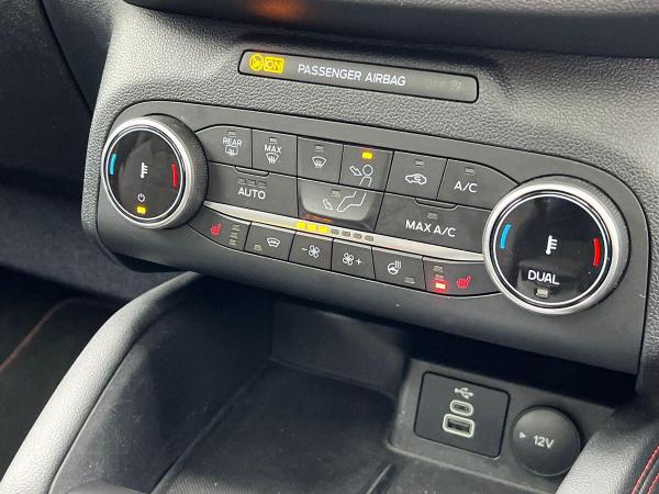 Ford Kuga Photo at-5ebbe74f30274eed9a4f699643ce7d3e.jpg