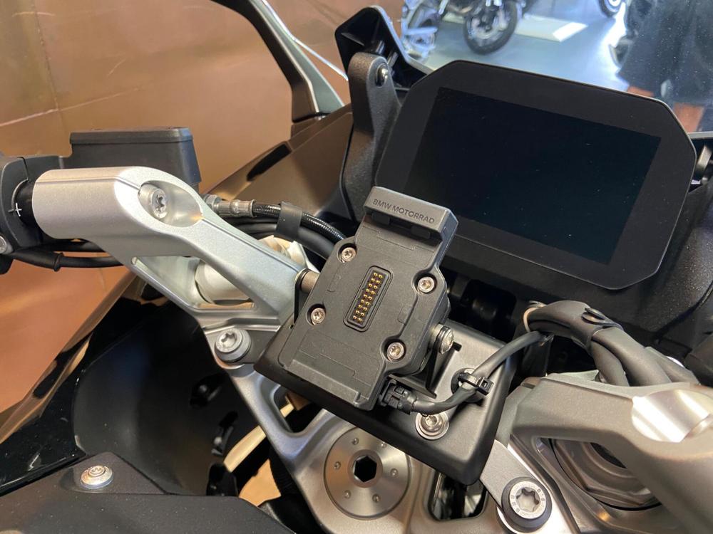 BMW R 1300 RS Photo at-5f03506187c249b7a4d412b6782f77c9.jpg