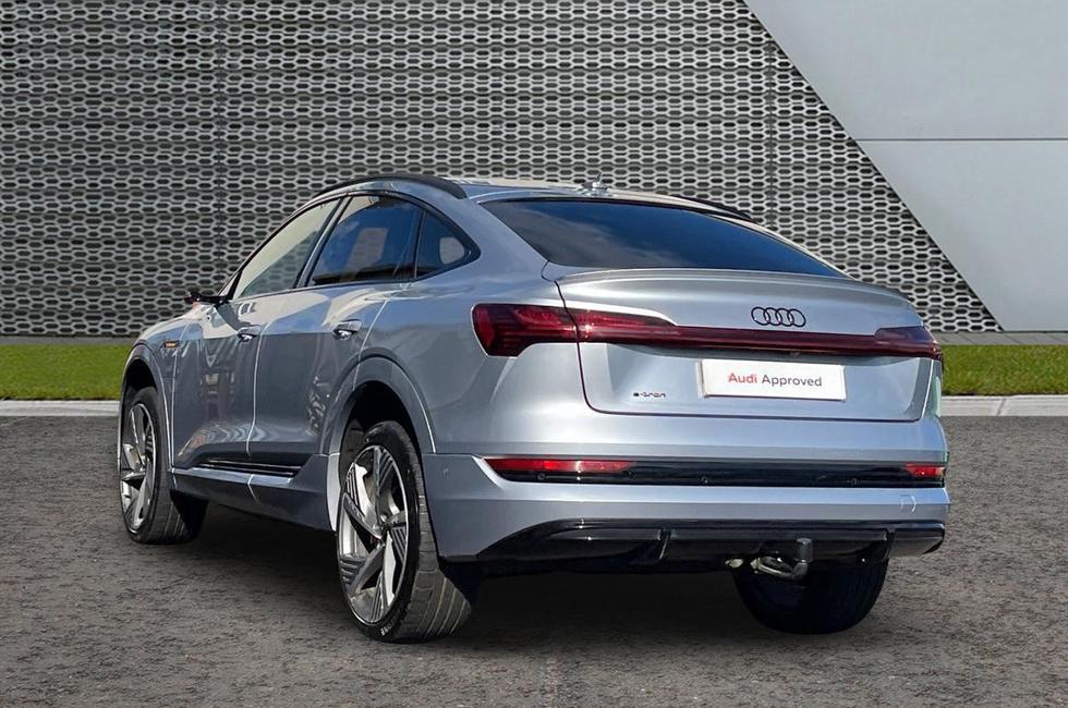 Audi e-tron Photo at-5f08e211ed014eee963a51b69efadb27.jpg
