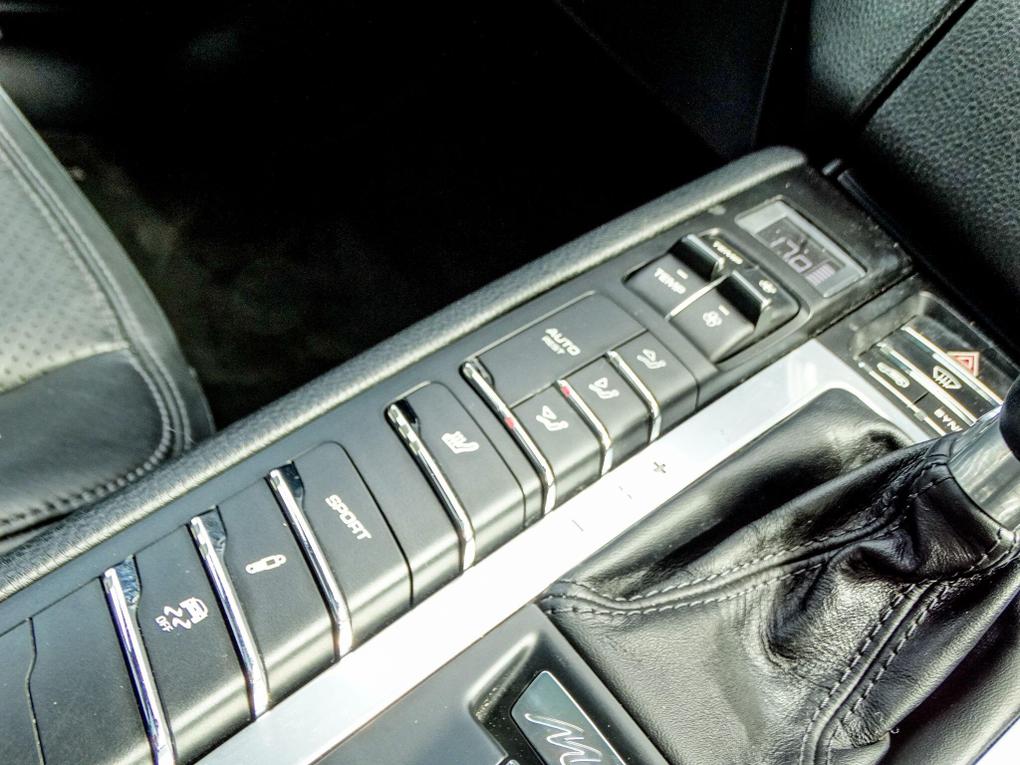 Used Porsche Macan RJ17MJF 24