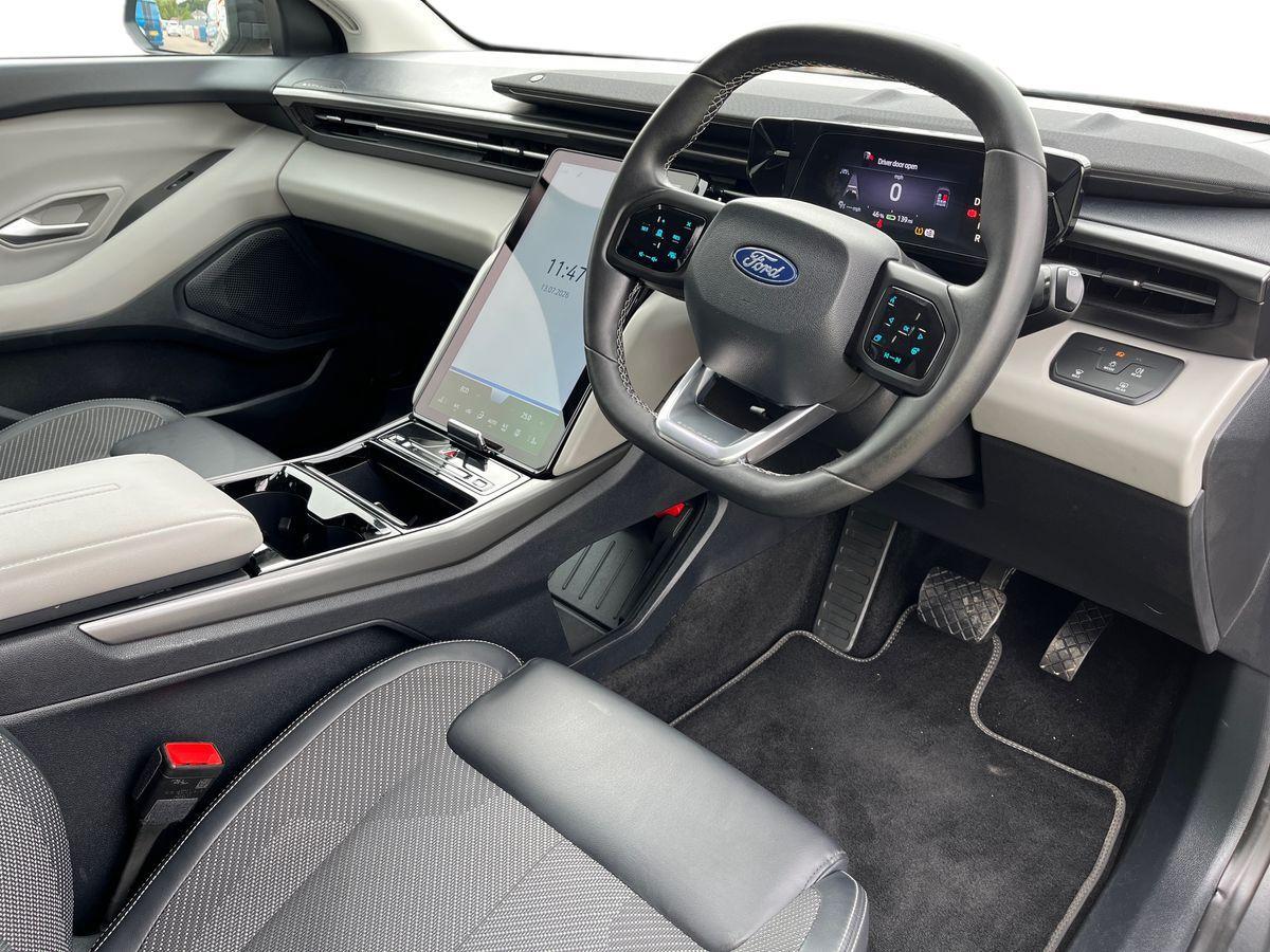 2024 Ford Explorer thumbnail 14