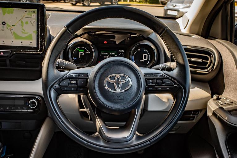 Used Toyota Yaris WU23OOF 13