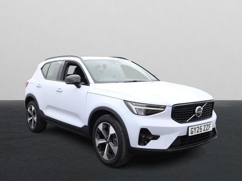 2025 Volvo XC40