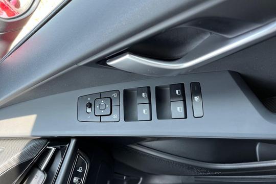 Kia Niro Photo at-5f405274bcdf4200bec7a6d67553c330.jpg