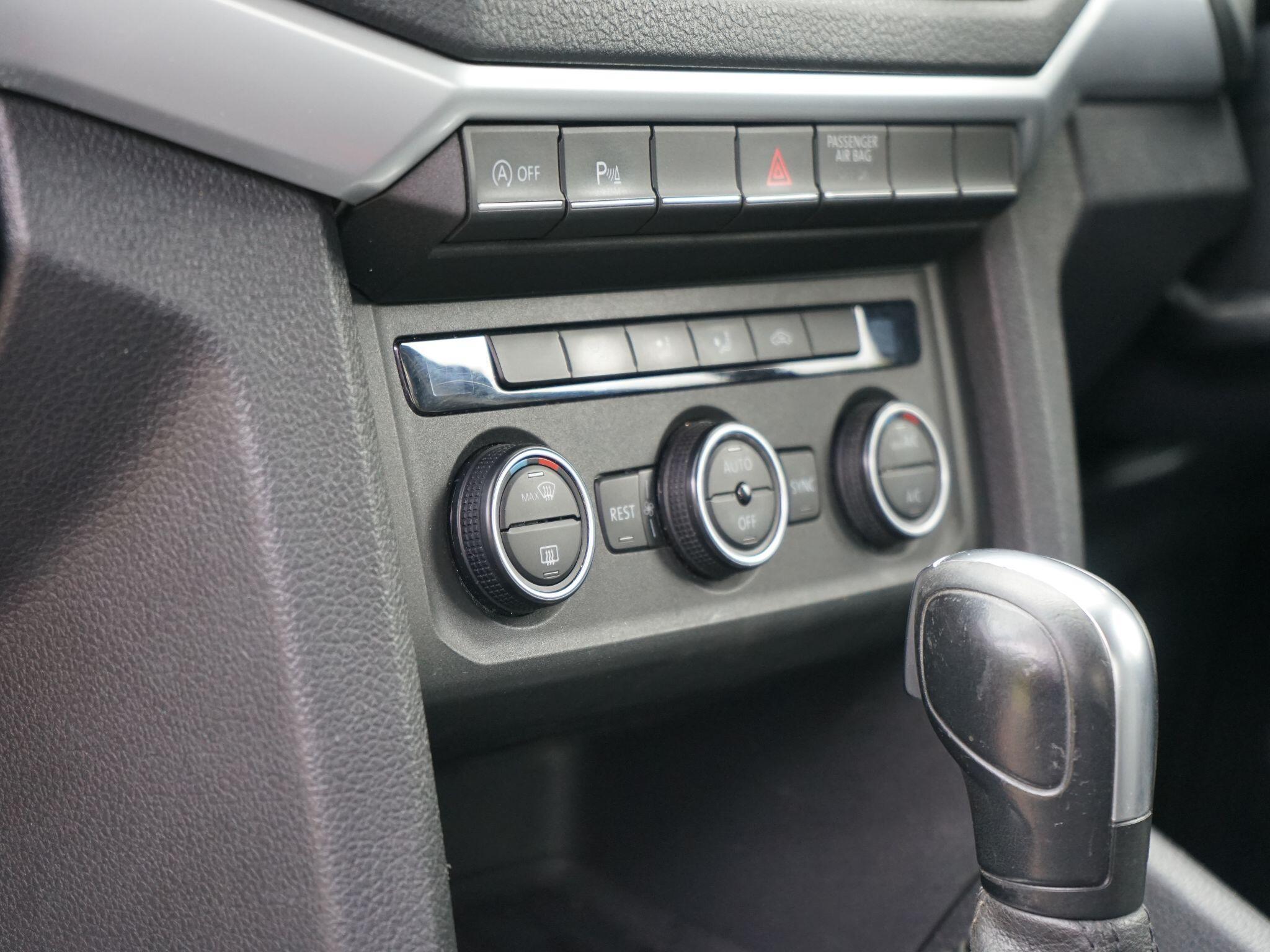 Volkswagen Amarok 3.0 TDI V6 Highline Auto 4Motion Euro 6 (s/s) 4dr — photo 19